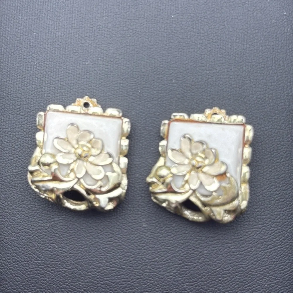 Vintage statement art deco oversized white gold tone flower clip on earrings